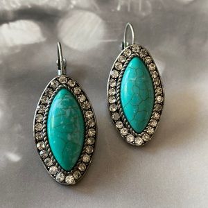 Drop earrings
